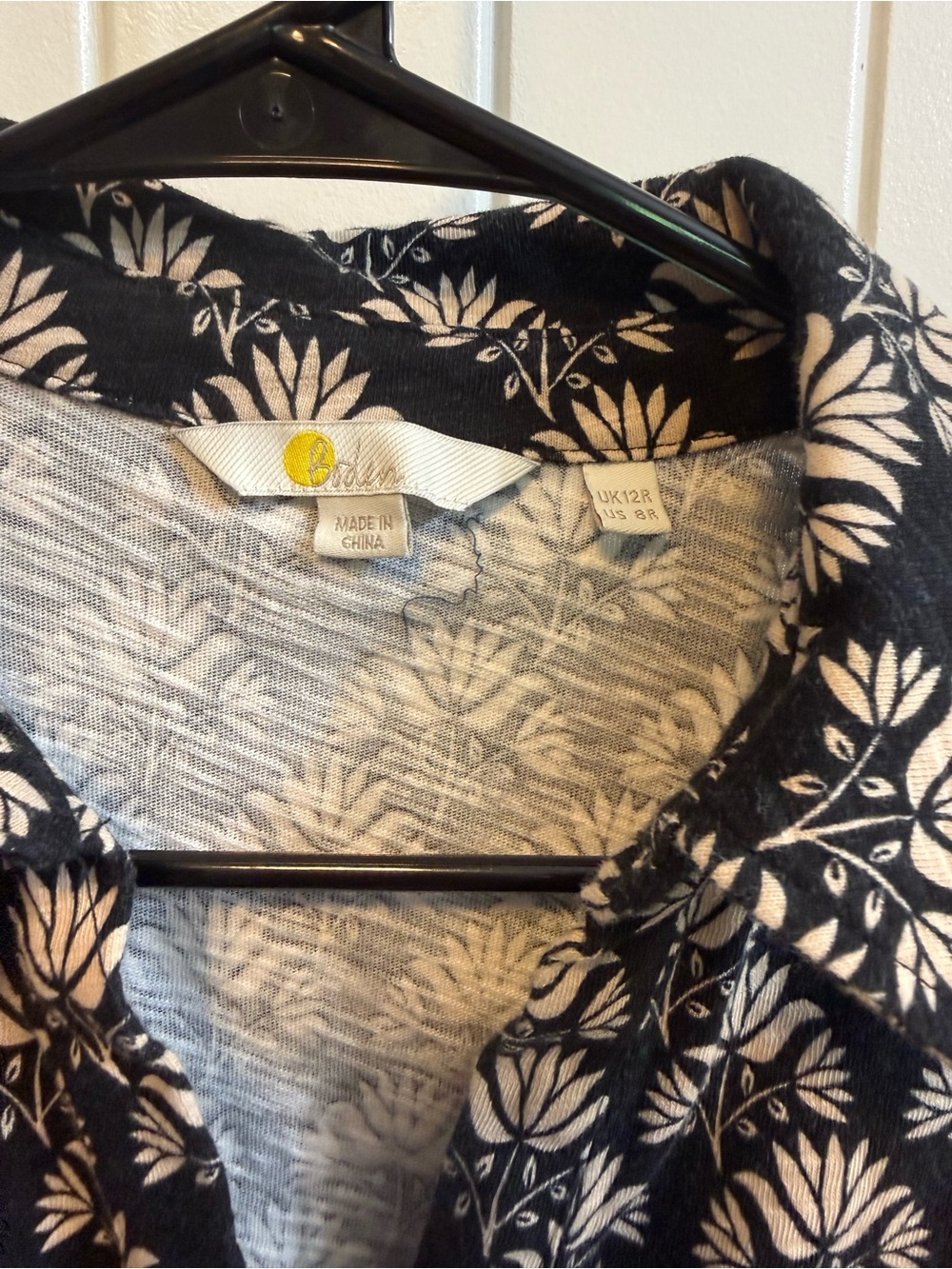 Boden- Black and Beige Floral Print Short Sleeve Button-Front Dress with pocket - Picture 3 of 3